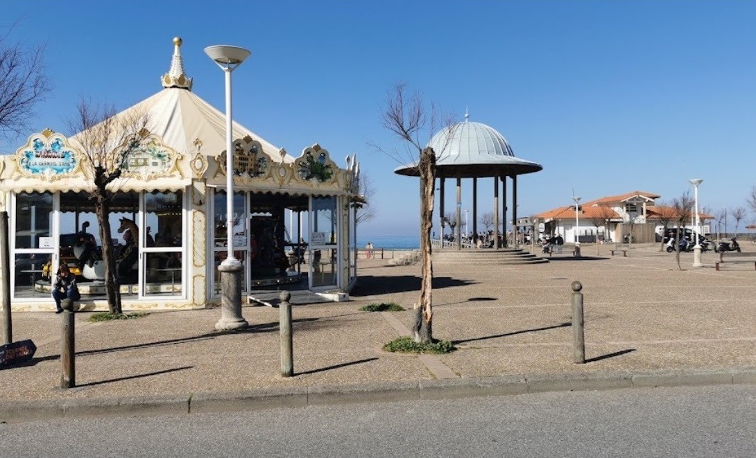 Marche le long du littoral